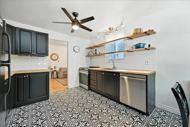 Additional image 12 of 94 Royal Ave