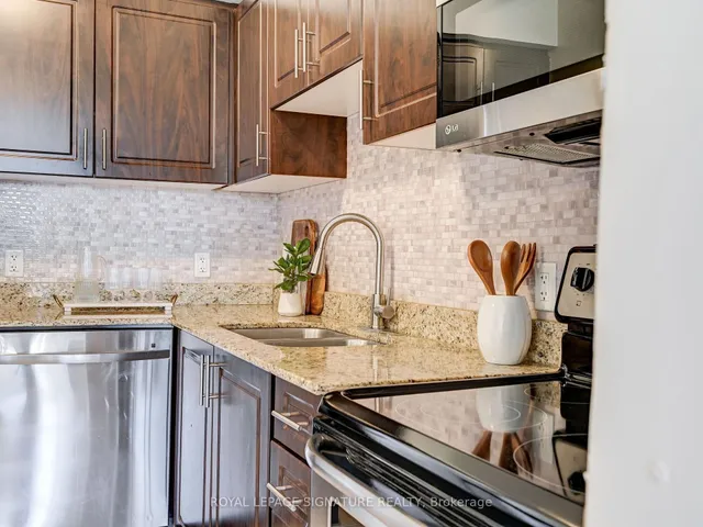 Additional image 10 of 886 Golf Links Rd Unit 205