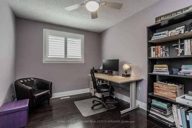 Additional image 28 of 447 Woodview Rd Unit 3