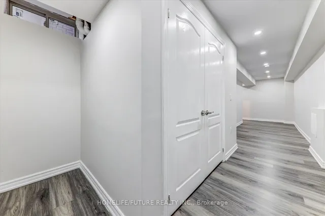 Additional image 32 of 44 Haymarket Dr