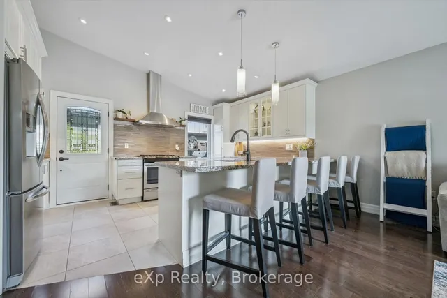 Additional image 9 of 28 ALSTON Crt