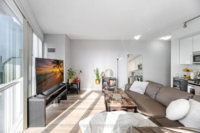 Additional image 16 of 80 Marine Parade Dr Unit 808