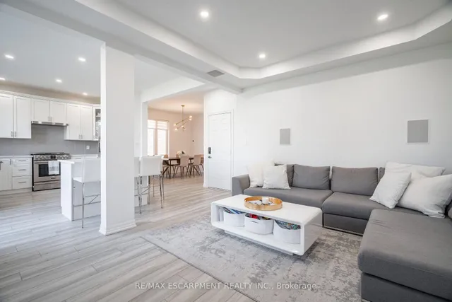 Additional image 17 of 80 Montreal Circ