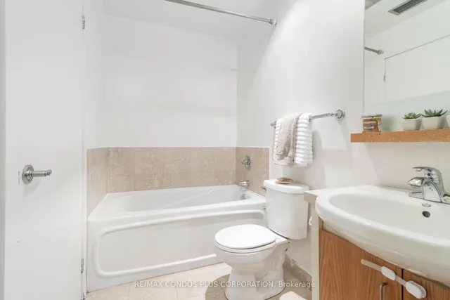 Additional image 35 of 218 Queens Quay Unit 2302