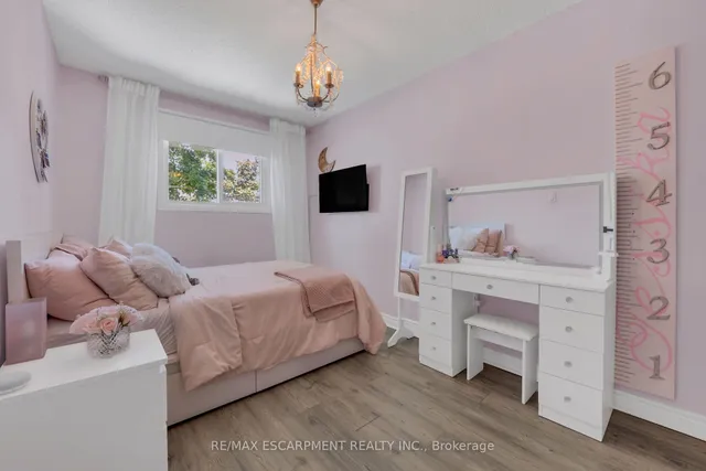 Additional image 31 of 15 Derby St Unit 4