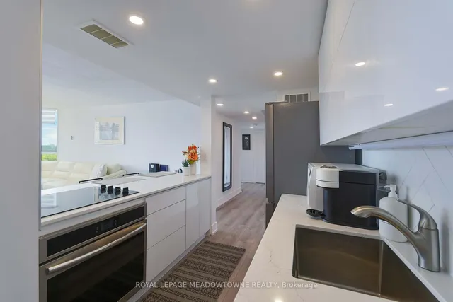 Additional image 11 of 1333 Bloor St Unit 805