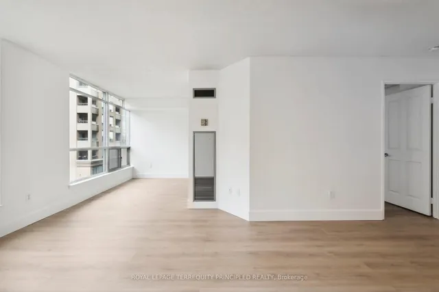 Additional image 16 of 942 Yonge St Unit 418