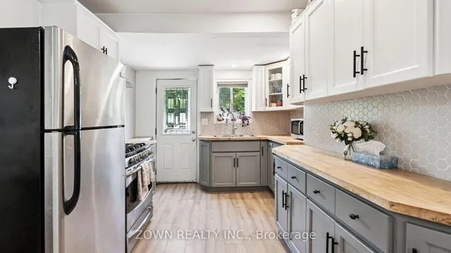 Additional image 9 of 64 Sheaffe St