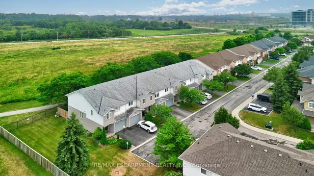 Additional image 4 of 800 PARAMOUNT Dr Unit 28