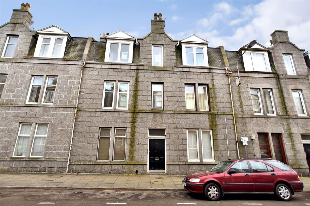 Wallfield Crescent, Top Floor Right, Aberdeen, AB25