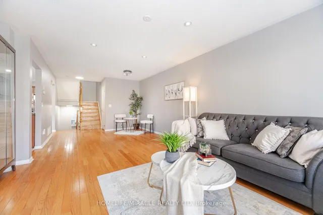 Additional image 25 of 83 Mondeo Dr Unit 32