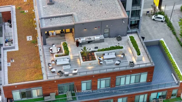 Additional image 29 of 1285 Queen St Unit 102