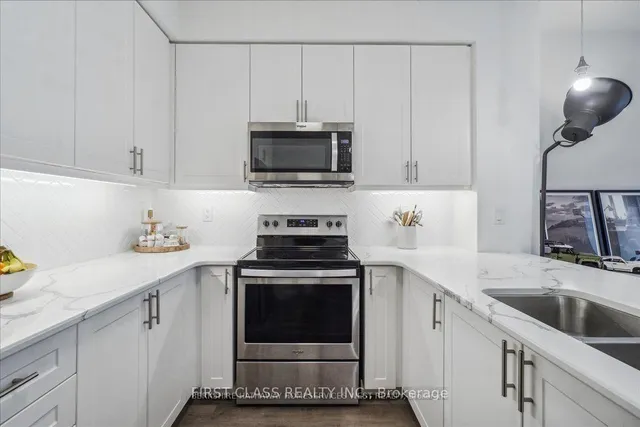 Additional image 5 of 610 Farmstead Dr Unit 104