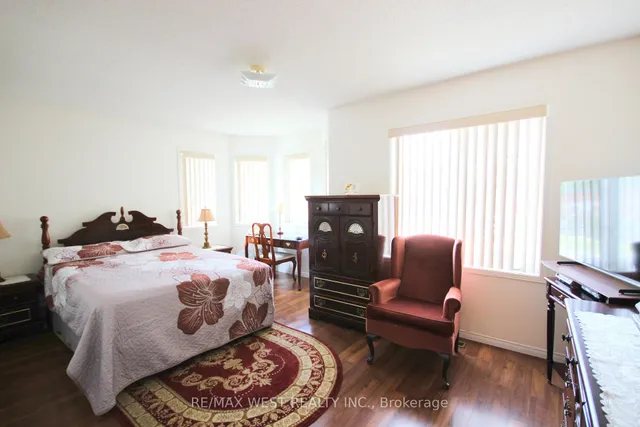 Additional image 15 of 1 Platinum Dr