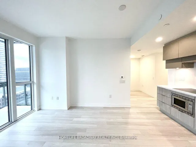 Additional image 13 of 39 Roehampton Ave Unit 1504