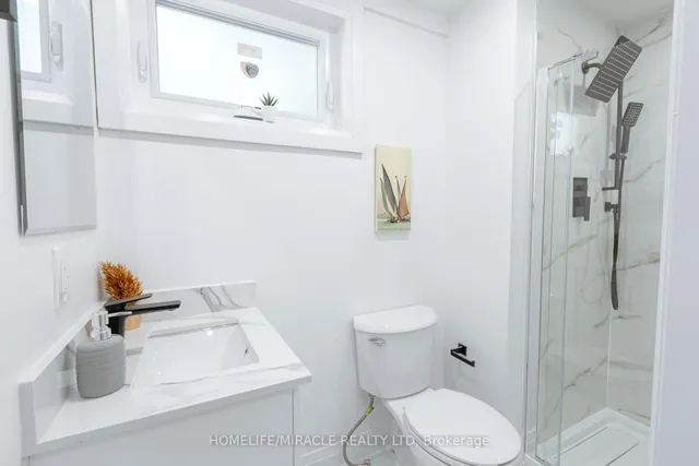 Additional image 20 of 3594 Laddie Cres