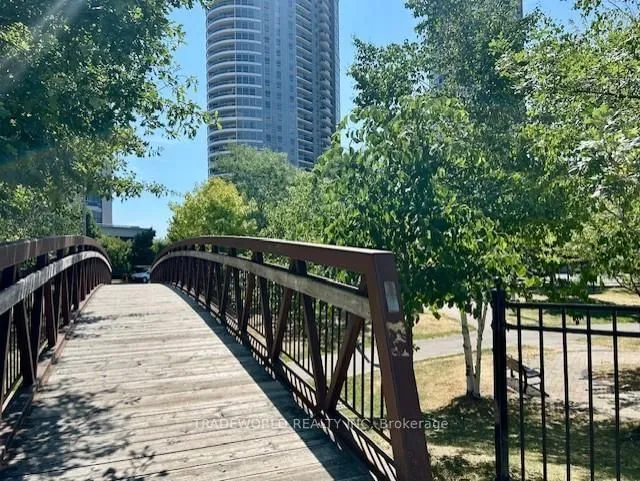 Additional image 13 of 310 Village Green Sq Unit TH#38