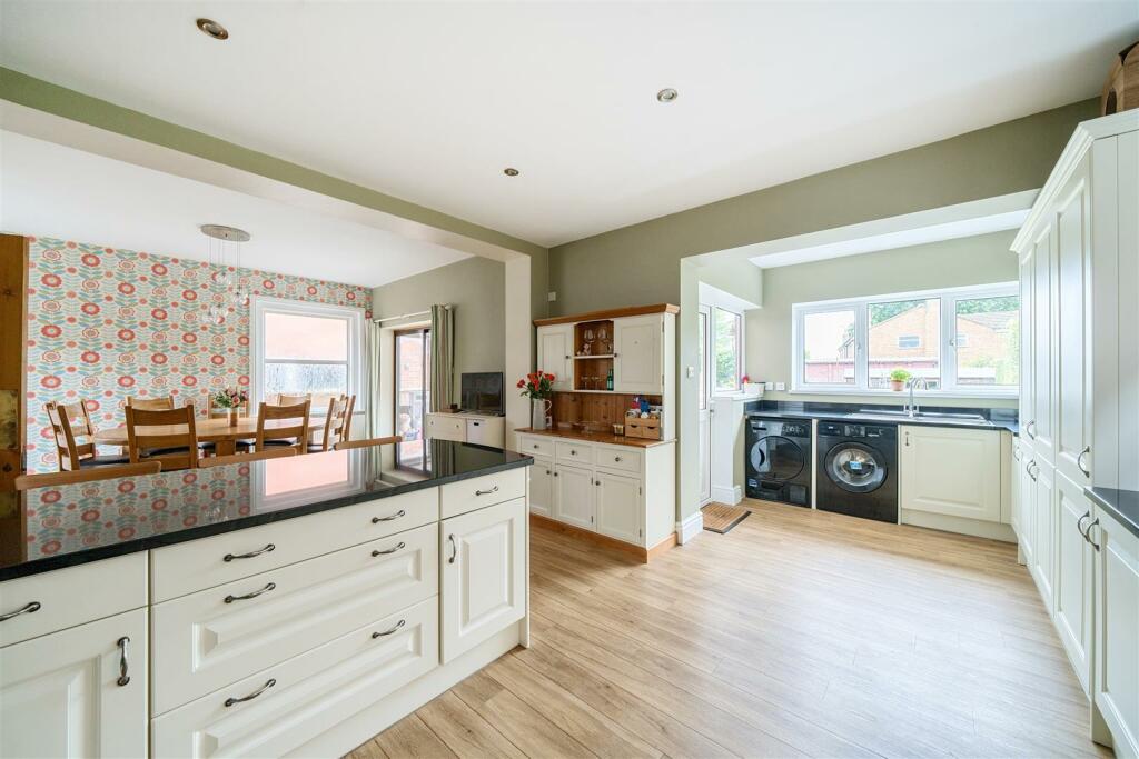 Additional image 19 of Grove Avenue, Yeovil