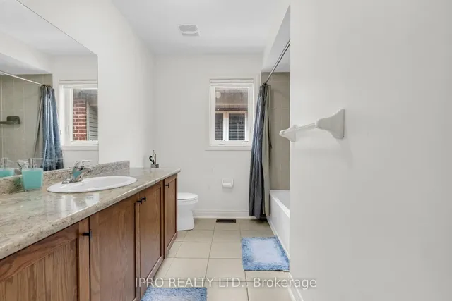 Additional image 27 of 564 Bessborough Dr