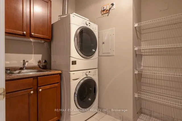 Additional image 21 of 100 Burloak Dr Unit 1101