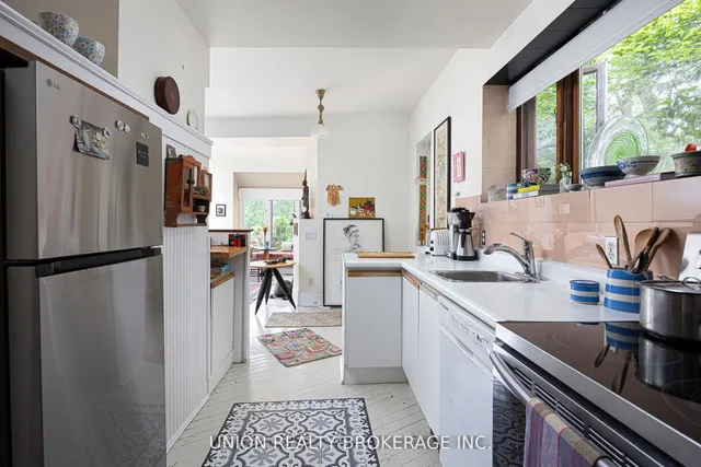 Additional image 16 of 32B Victoria Park Ave