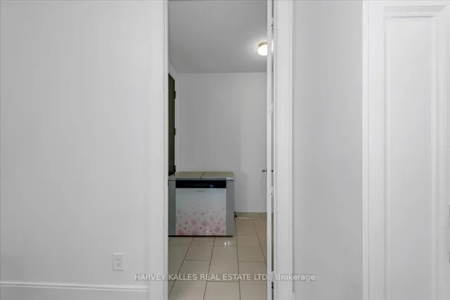 Additional image 35 of 70 Roehampton Ave Unit PH15