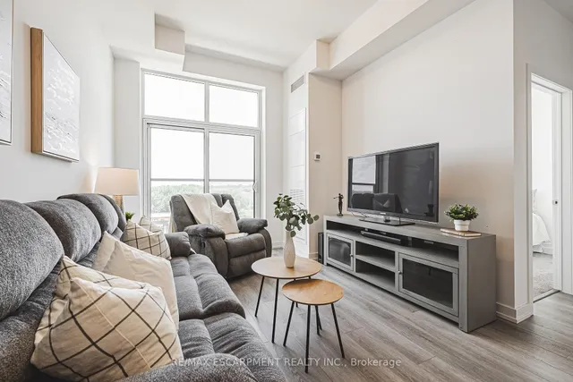 Additional image 6 of 460 Dundas St Unit 505