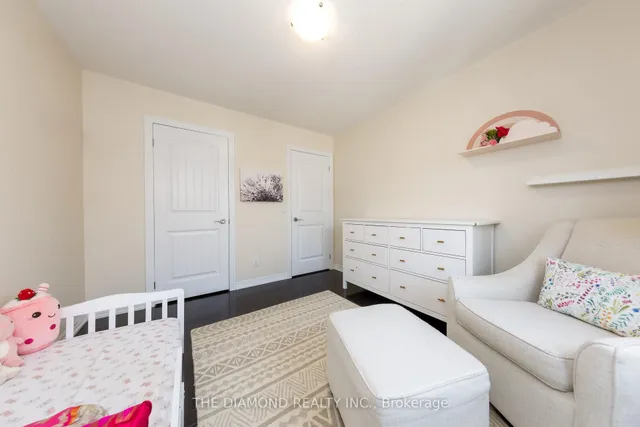 Additional image 30 of 21 Aird Crt