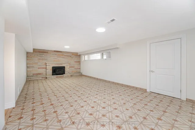 Additional image 42 of 718 Royal York Rd