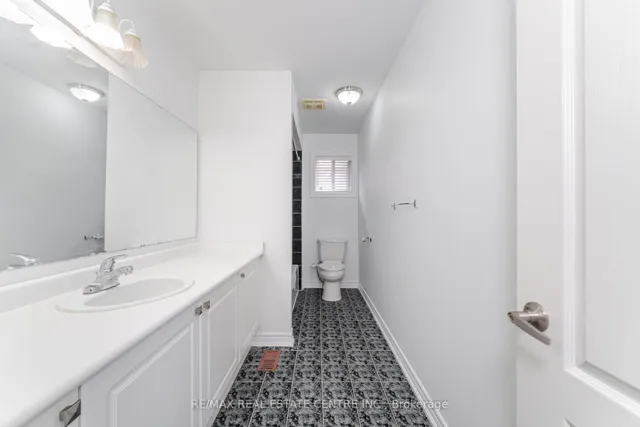 Additional image 37 of 6 Baccarat Cres