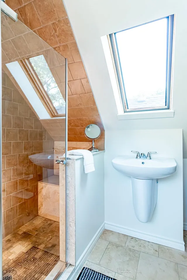 Additional image 32 of 150 Caroline St