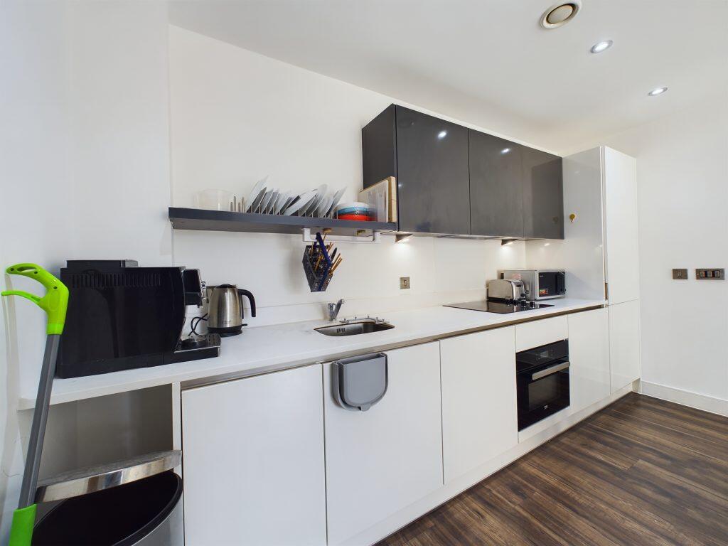 Additional image 3 of Parade, Birmingham, B1 3DS – 2 Bedrooms Flat