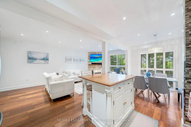 Additional image 14 of 800 PARAMOUNT Dr Unit 28