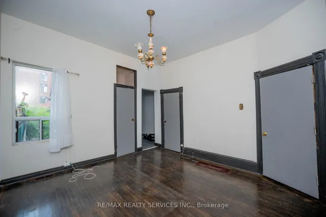 Additional image 7 of 187 Gladstone Ave