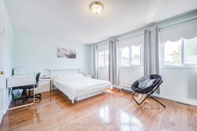 Additional image 24 of 177 Roxanne Cres