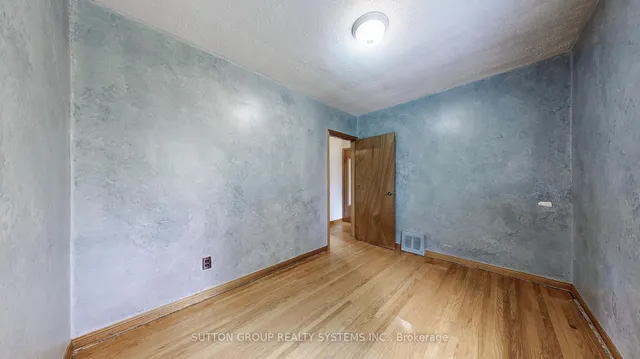 Additional image 19 of 29 Edmund Ave