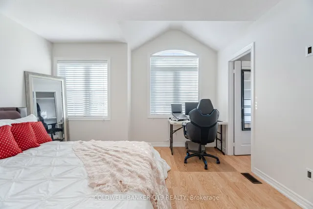 Additional image 23 of 43 Midcrest Circ