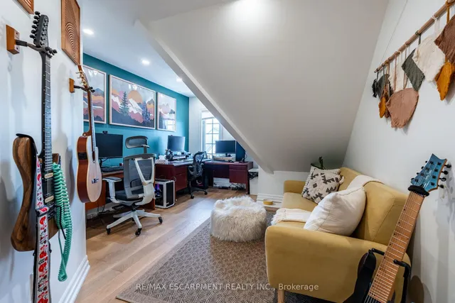 Additional image 31 of 2075 Walkers Line Unit 235