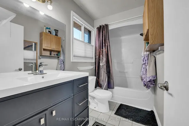 Additional image 29 of 28 DOLMAN St