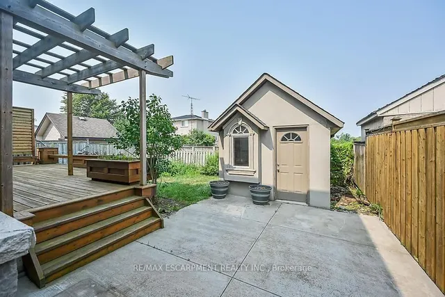 Additional image 34 of 242 Eringate Dr