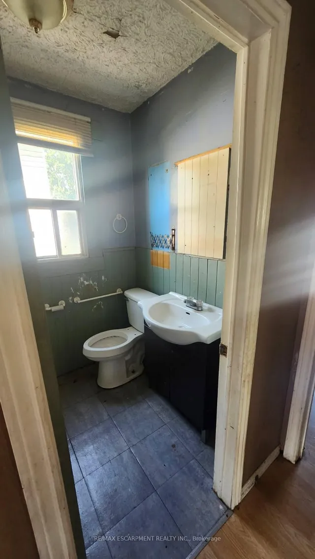 Additional image 16 of 706 Tate Ave