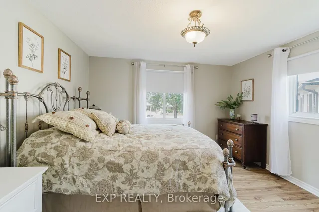 Additional image 22 of 8 Viva Crt