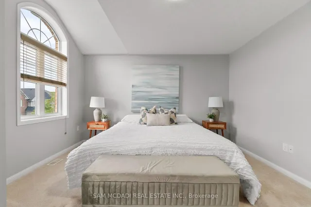 Additional image 36 of 73 Miracle Tr