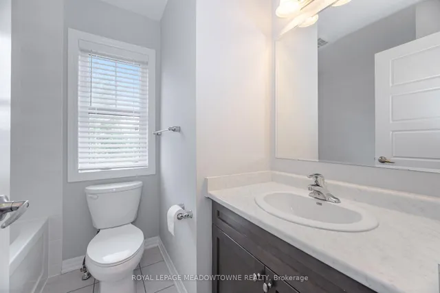 Additional image 32 of 2 Lothbury Dr