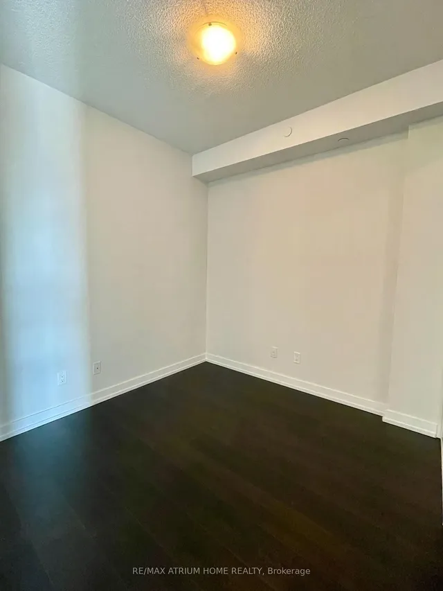 Additional image 6 of 297 College St Unit 618