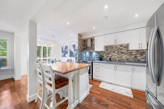 Additional image 16 of 800 PARAMOUNT Dr Unit 28