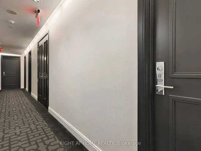 Additional image 41 of 90 Park Lawn Rd Unit 1209