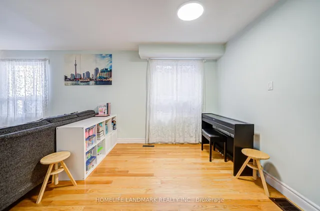 Additional image 8 of 177 Roxanne Cres