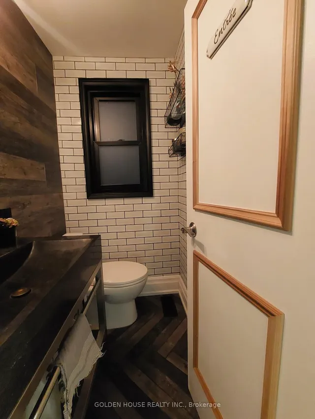 Additional image 18 of 21 Thatcher Ave