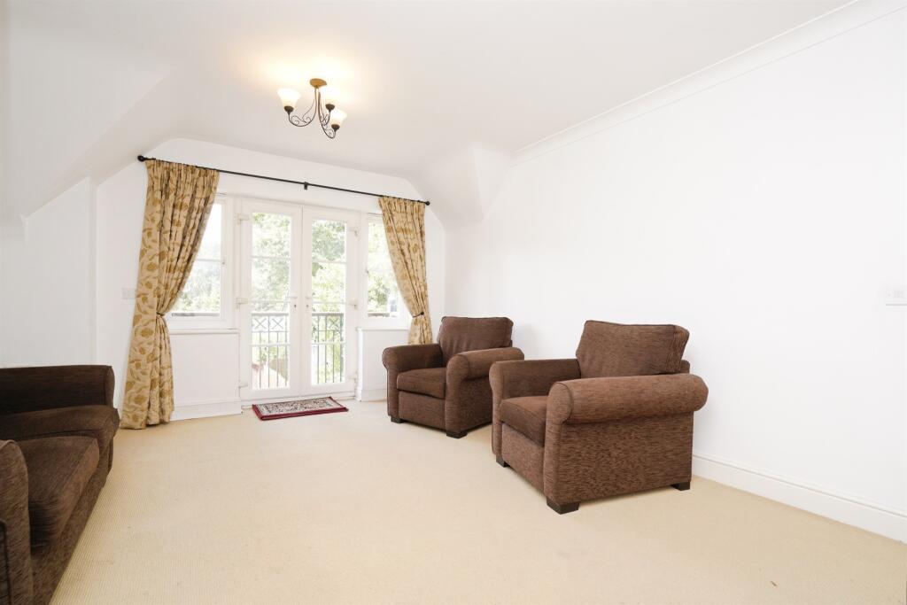 Additional image 4 of Canonsfield Road, Welwyn